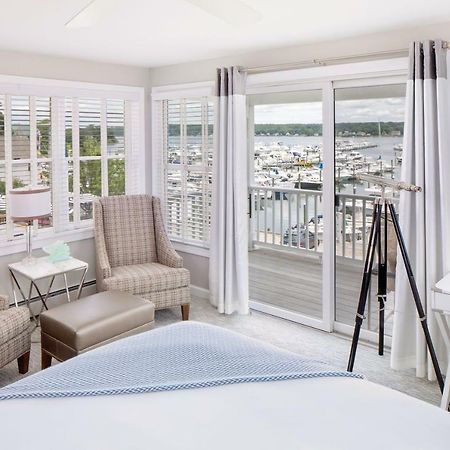 Inn At Harbor Hill Marina Найантик Екстериор снимка
