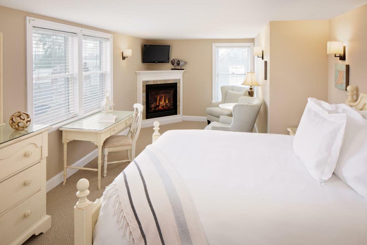 Inn At Harbor Hill Marina Найантик Екстериор снимка