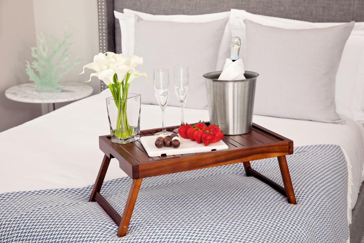 Inn At Harbor Hill Marina Найантик Екстериор снимка